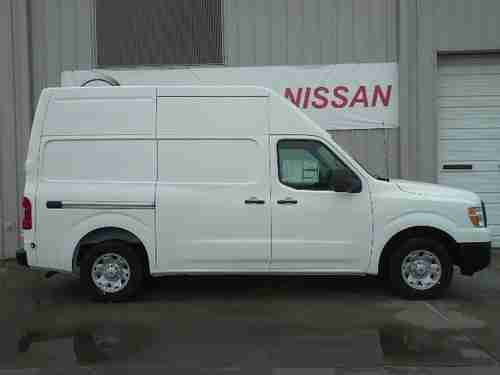 2012 Nissan NV 2500 S, image 2