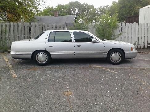 1999 cadillac deville clean! v8 auto front wheel drive leather. 167k miles