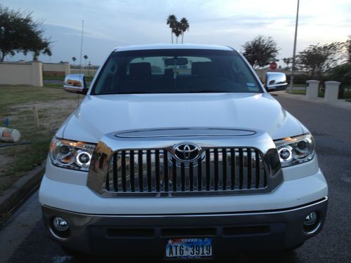 2007 toyota tundra sr5, 4,7, clean truck and title  no  reserve !!!