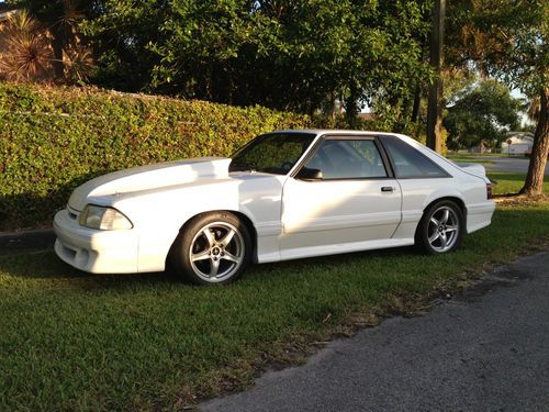 Gorgeous 1991 ford mustang  hatchback 2-door 5.0l completely restored cobra