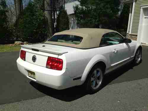 2007 Ford Mustang Base Convertible 2-Door 4.0L Low Mileage - <28,000 miles, image 2