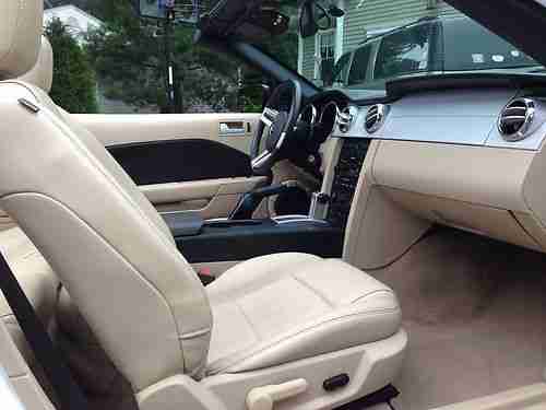2007 Ford Mustang Base Convertible 2-Door 4.0L Low Mileage - <28,000 miles, image 8