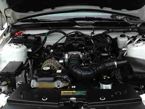 2007 Ford Mustang Base Convertible 2-Door 4.0L Low Mileage - <28,000 miles, image 15