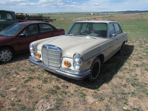 Mercedes,benz, 200, tan, great body work