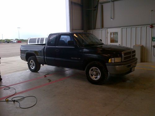 2000 dodge ram 1500 laramie extended cab pickup 2-door 5.2l