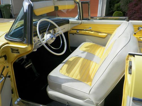 1955 FORD SUNLINER CONVERTIBLE Beautifully Restored Classic!!!, image 23