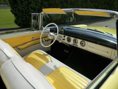 1955 FORD SUNLINER CONVERTIBLE Beautifully Restored Classic!!!, image 24