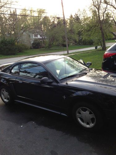 2000 ford mustang base coupe 2-door 3.8l
