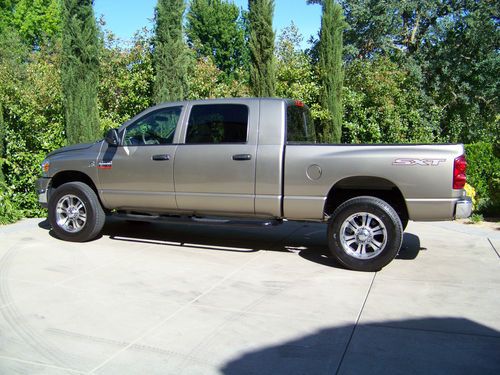 Private owner, mega cab, 6.7l turbo diesel, 4x4, 67,000 mi, pristine condition