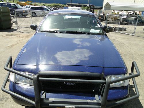 2008 Ford Crown Victoria Police Interceptor - Retired Police Vehicle, image 2