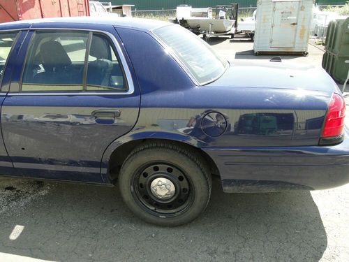 2008 Ford Crown Victoria Police Interceptor - Retired Police Vehicle, image 4