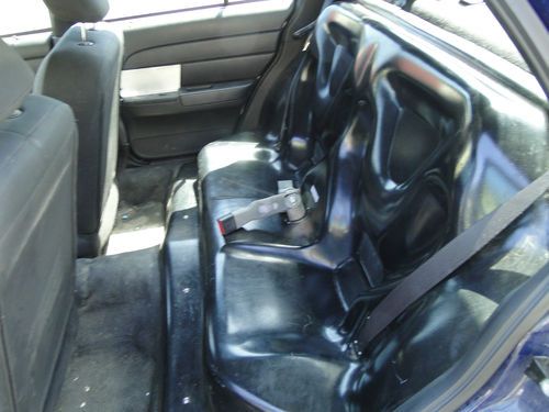 2008 Ford Crown Victoria Police Interceptor - Retired Police Vehicle, image 9