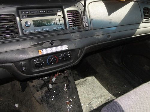 2008 Ford Crown Victoria Police Interceptor - Retired Police Vehicle, image 13