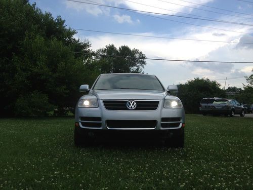 2004 volkswagen touareg v8 sport utility 4-door 4.2l