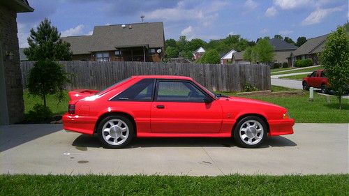 1993 ford mustang svt cobra hatchback 2-door 5.0l