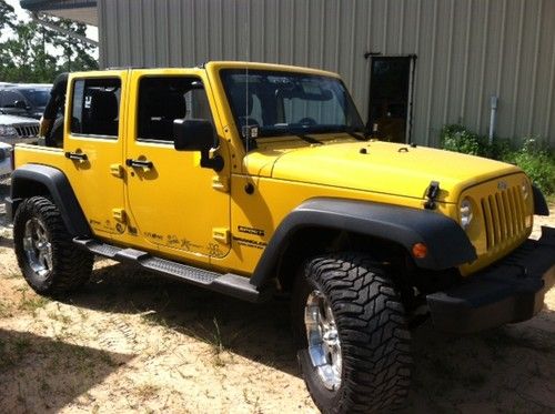 2011 jeep wrangler unlimited sport utility 4-door 3.8l