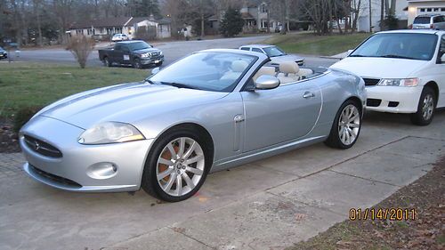 2007 jaguar xk base convertible 2-door 4.2l