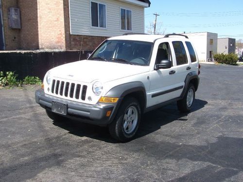 2006 Jeep Liberty Sport, image 2