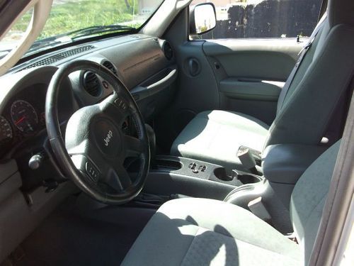 2006 Jeep Liberty Sport, image 5