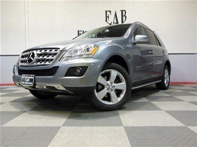 Navigation-camera-running boards-wood wheel-sat radio-carfax certified