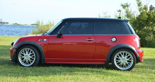 2003 mini cooper s hatchback 2-door 1.6l 6 speed, heated seats!