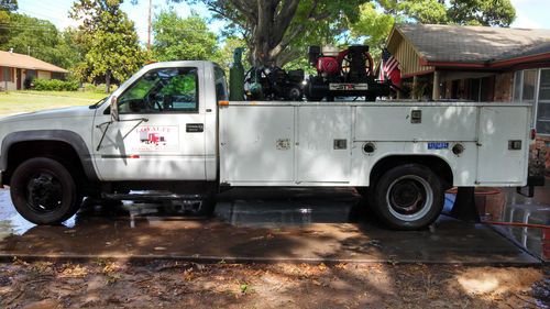 2000 gmc c3500  2-door 7.4l with utility bed