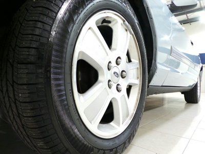 Flex Fuel Ethanol 4.6L V8 Blue Sedan New Tires Leather Seats Cruise Controls CD, image 16