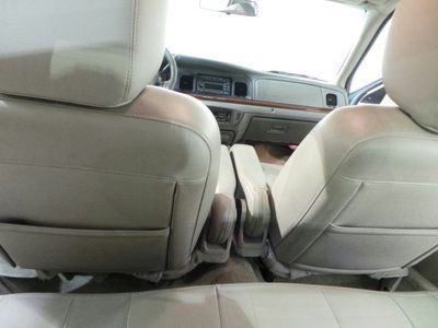 Flex Fuel Ethanol 4.6L V8 Blue Sedan New Tires Leather Seats Cruise Controls CD, image 41