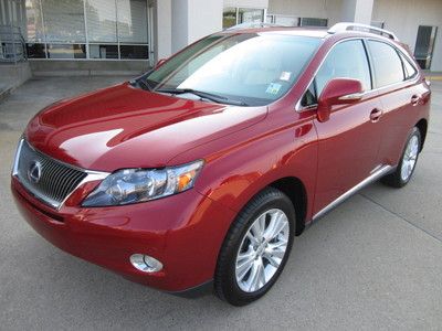 Hybrid, all wheel drive, heated leather, sunroof, navigation, backup camera