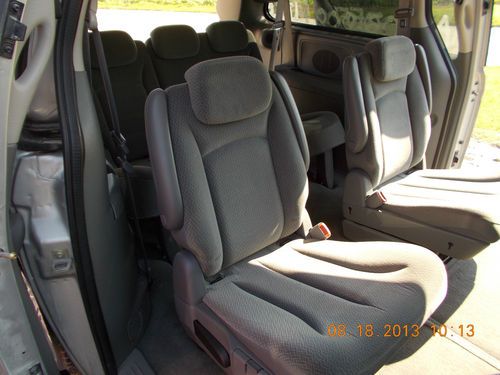 2006 Chrysler Town & Country Touring Mini Passenger Van 4-Door 3.8L, image 2