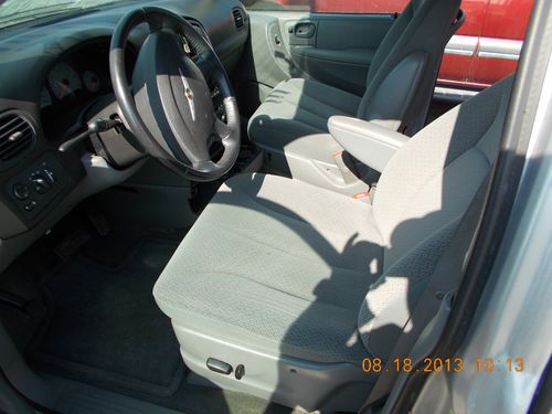 2006 Chrysler Town & Country Touring Mini Passenger Van 4-Door 3.8L, image 5