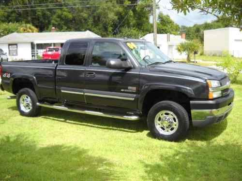 Very nice 2004 chevy silverado 2500 duramax diesel 4x4! only 74k miles.  loaded!