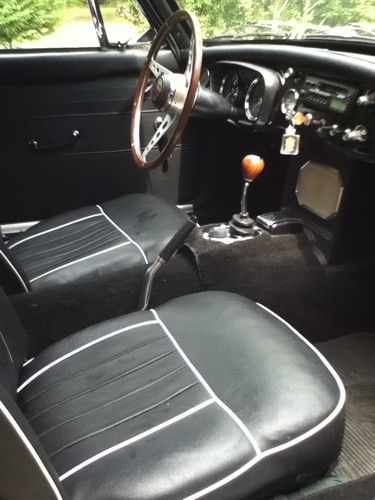 1967 MGB GT, image 2