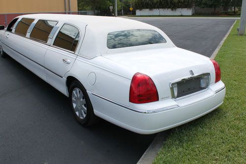 2005 Lincoln Towncar Limo, Limousine, 81k miles, Rebuilt title, FL, Low reserve!, image 4