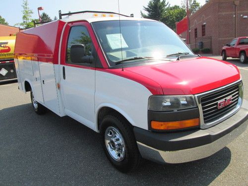 2004 gmc 3500 savana van with 10ft plumber body 6.0 v8 at ac 1owner clean carfax