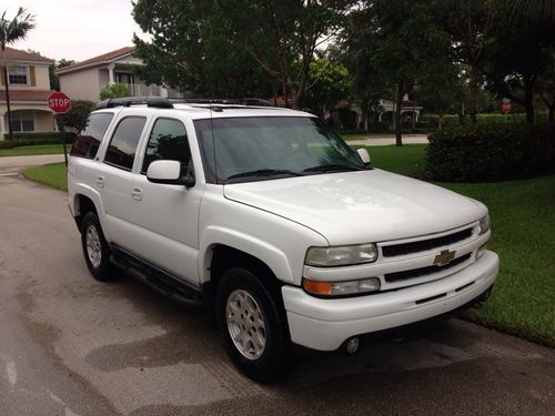 2003 chevrolet tahoe z71 4x4. white with gray leather