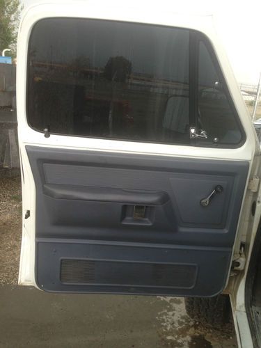 ** Dodge Ramcharger 1500 white 4x4, image 4