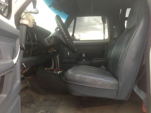 ** Dodge Ramcharger 1500 white 4x4, image 5