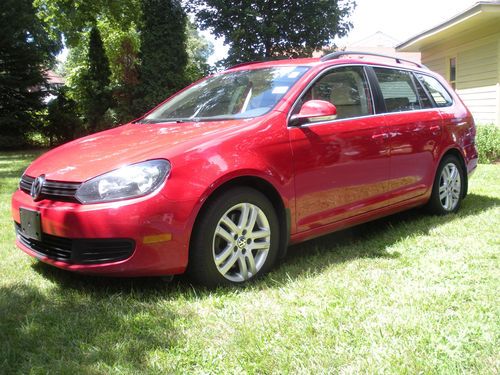 2010 vw tdi diesel 6-speed 4-door station wagon