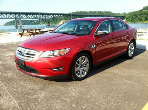 2011 ford taurus limited every option/nav 38k miles one owner super clean
