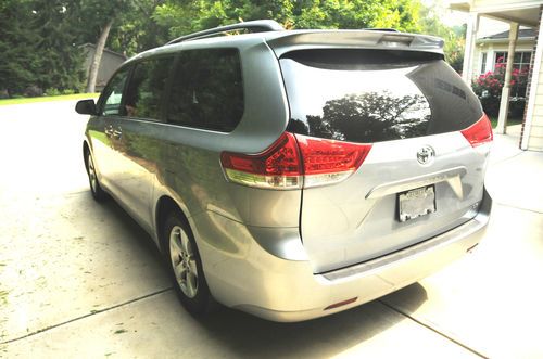 2011 Toyota Sienna LE Mini Passenger Van 5-Door 2.7L, US $24,990.00, image 6
