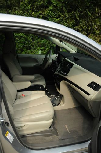 2011 Toyota Sienna LE Mini Passenger Van 5-Door 2.7L, US $24,990.00, image 10