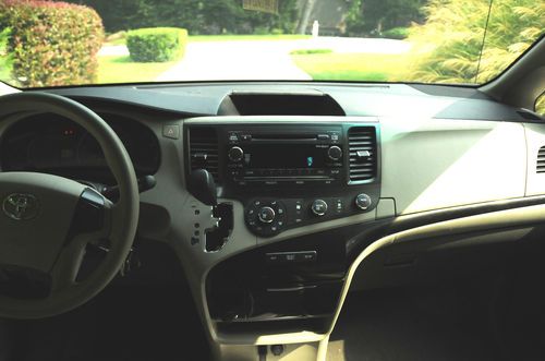 2011 Toyota Sienna LE Mini Passenger Van 5-Door 2.7L, US $24,990.00, image 14