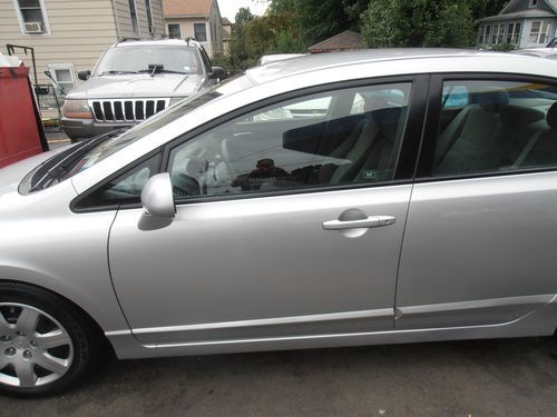 2006 Honda Civic LX Sedan 4-Door 1.8L 37000 Miles Silver Must see, image 3