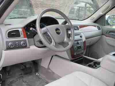 12 Chevy Suburban 4x4 20