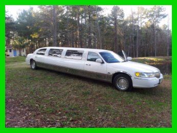 2000 lincoln town car executive limousine 4.6l v8 16v  dvd tv cd