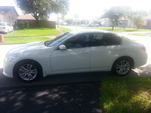 Infiniti g37 sedan 2010