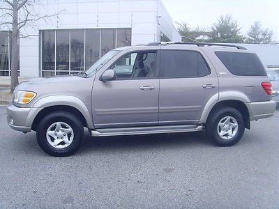 Clean 8cyl awd with very good tires sr cd player running boards full size spare