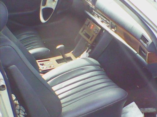 1982 W-126 Mercedes Benz 300sd Sedan for Parts or Restore, image 7