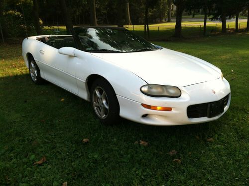 2000 chevrolet camaro conv. v6 auto real nice, needs minor body work, no reserve